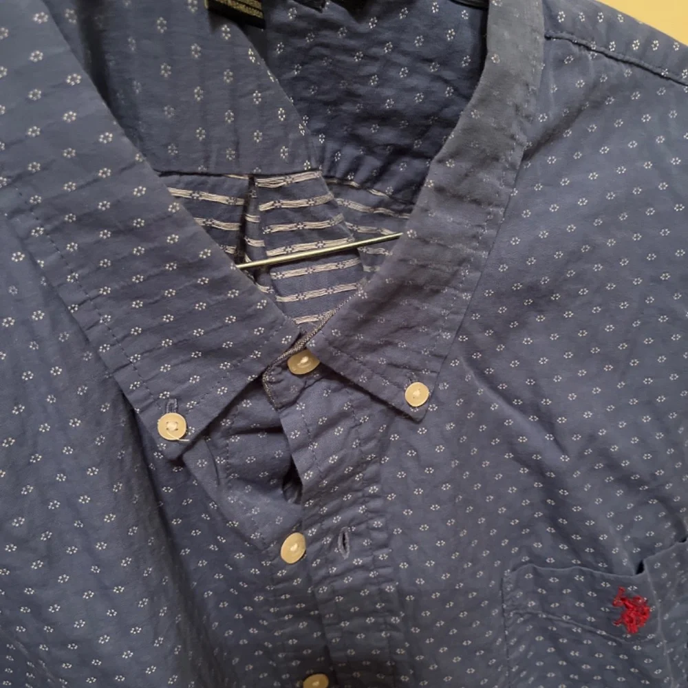 Long sleeve button down - Picture 2 of 3